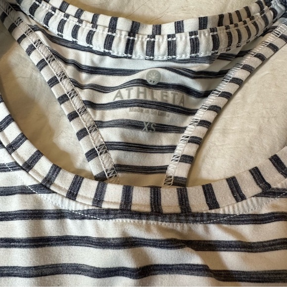 Athleta Racerback tank - EUC❗️ - Picture 2 of 3